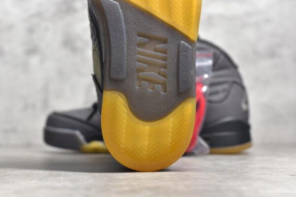 Off-white x Air Jordan Retro 5 SP - Image 4