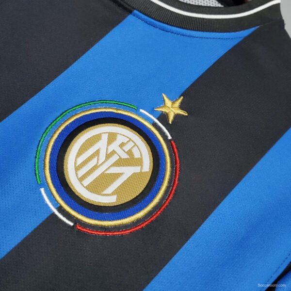 Retro 2010 Inter Milan home Soccer Jersey - Image 9