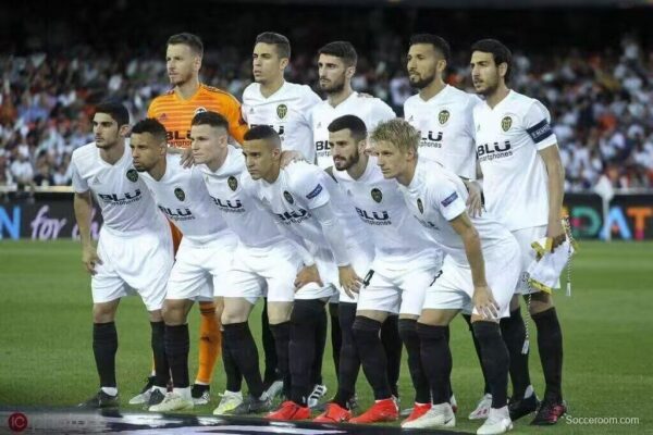 Retro 18/19 Valencia 100th Anniversary Home Jersey - Image 8