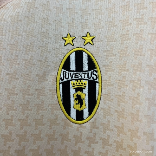 03/04 Retro Juventus Away Jersey - Image 4
