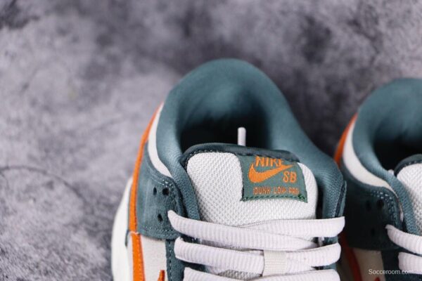 Nike Dunk SB Low Eire - Image 6
