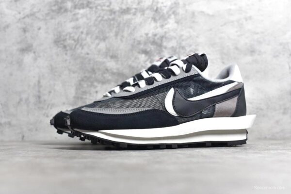 Sacai x Nike LVD Waffle - Image 7