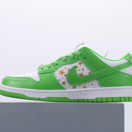 Supreme X Nike SB Dunk Low “Mean Green”