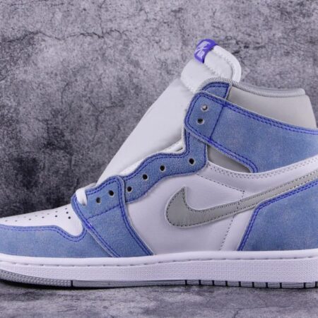 Air Jordan 1 High Hyper Royal