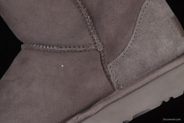 UGG classic autumn and winter sheepskin integrated snow boots 1016223 - Image 5