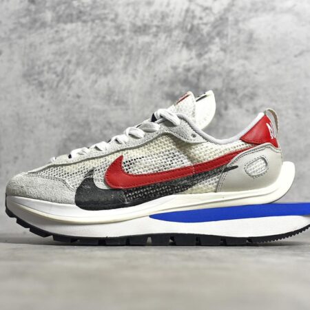 Sacai X Nike VaporWaffle “Royal Fuchsia”