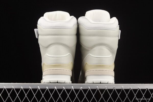 Authentic LV 2021s LV Trainer must be in winter - Image 14