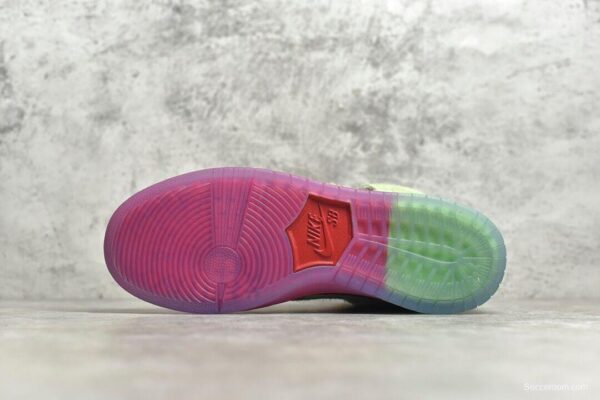 NK SB Dunk High “strawberry cough” - Image 5