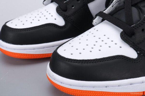 Air Jordan 1 Retro High OG(GS) - Image 8