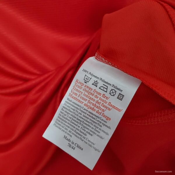 Retro 00/01 Manchester United home Soccer Jersey - Image 5