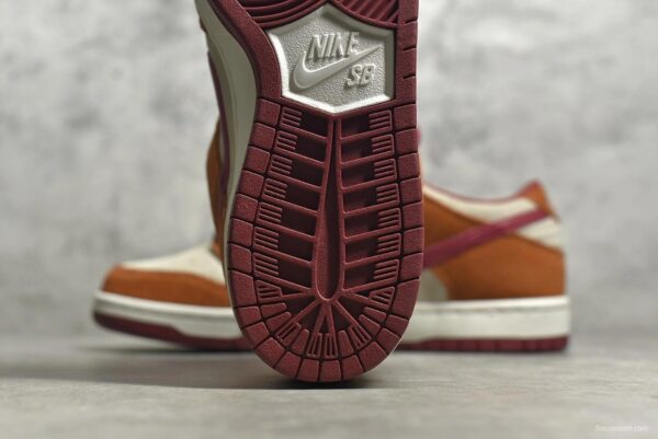 Nike SB Dunk Low Pro Russet Cedar - Image 5
