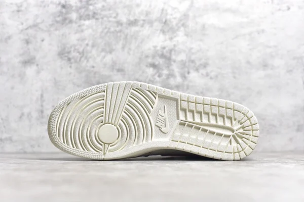 Air Jordan 1 Retro High OG Phantom - Image 9