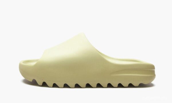 Yeezy Slide Desert Sand WOMEN