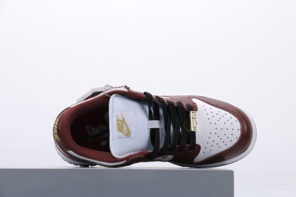 Supreme X Nike SB Dunk Low “Barkroot Brown” - Image 5