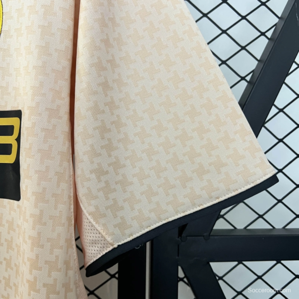 03/04 Retro Juventus Away Jersey - Image 5