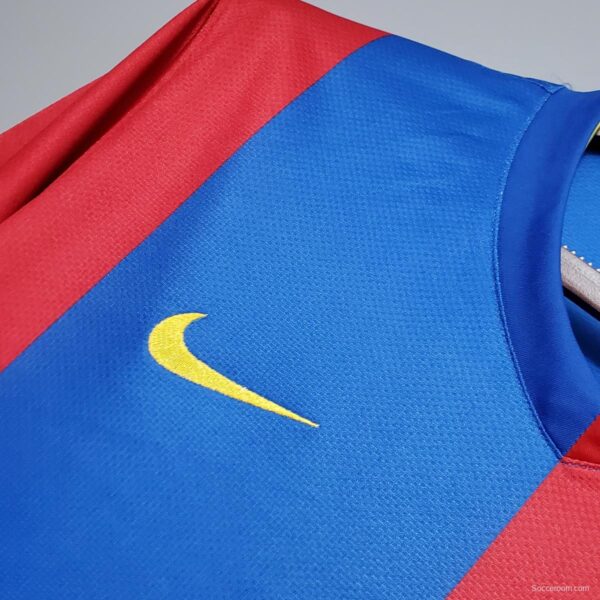 Retro Barcelona 06/07 Long sleeve home Soccer Jersey - Image 3