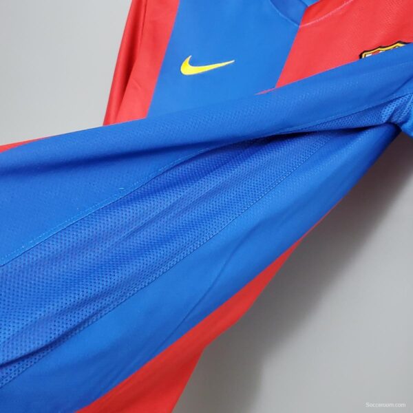 Retro Barcelona 06/07 home Soccer Jersey - Image 4