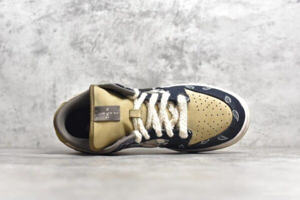 Travis Scott x SB Dunk - Image 6