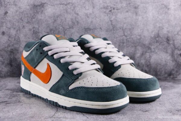 Nike Dunk SB Low Eire - Image 5