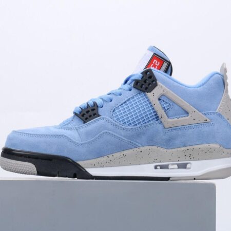 Air Jordan 4 Retro “University Blue” (woman)