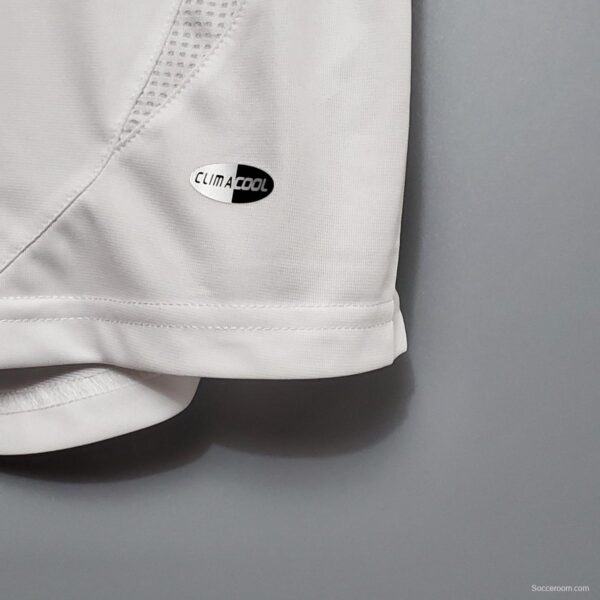 Retro 06/07 Liverpool away Soccer Jersey - Image 5